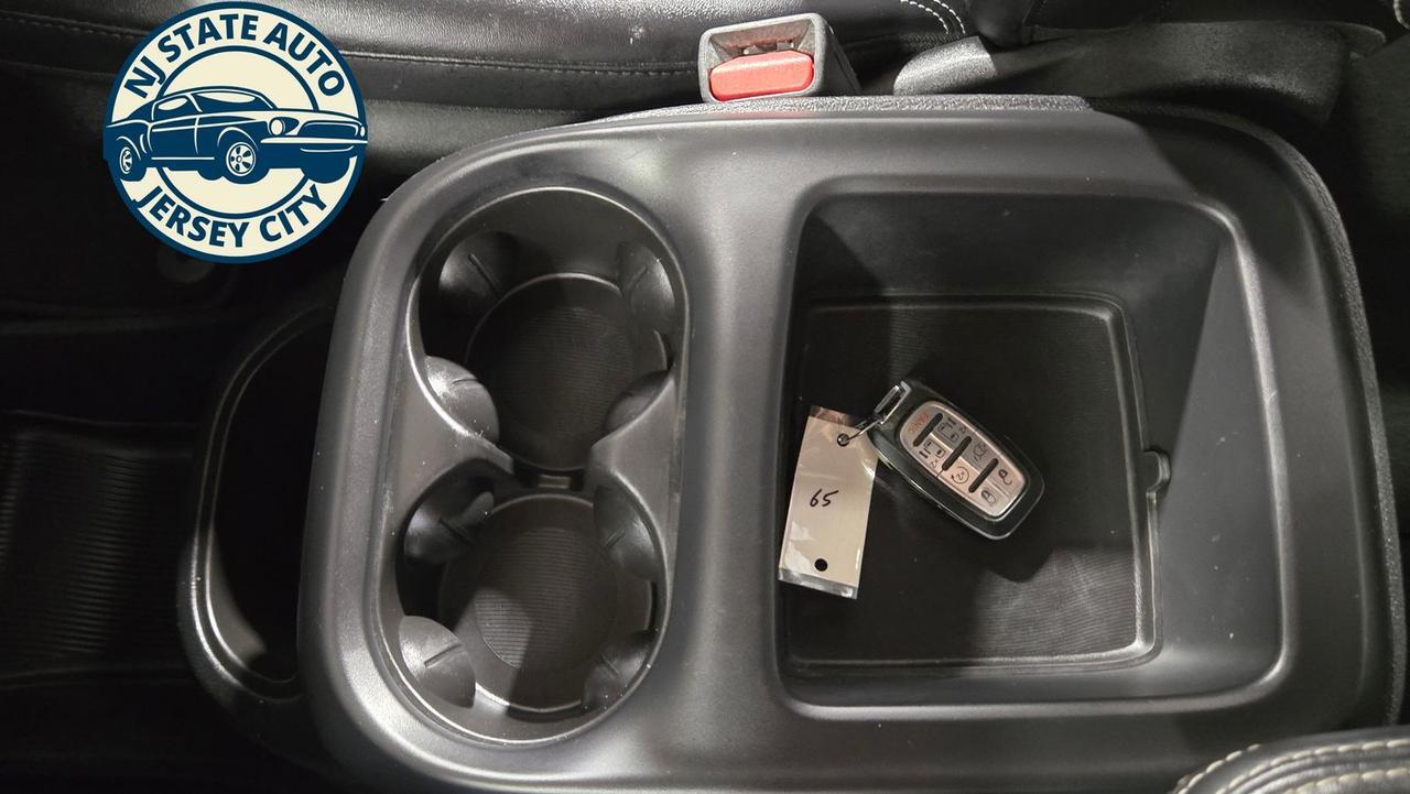 2025 Chrysler Pacifica Select Jersey City NJ