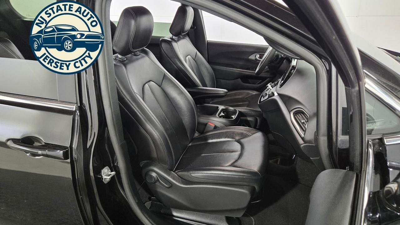 2025 Chrysler Pacifica Select Jersey City NJ