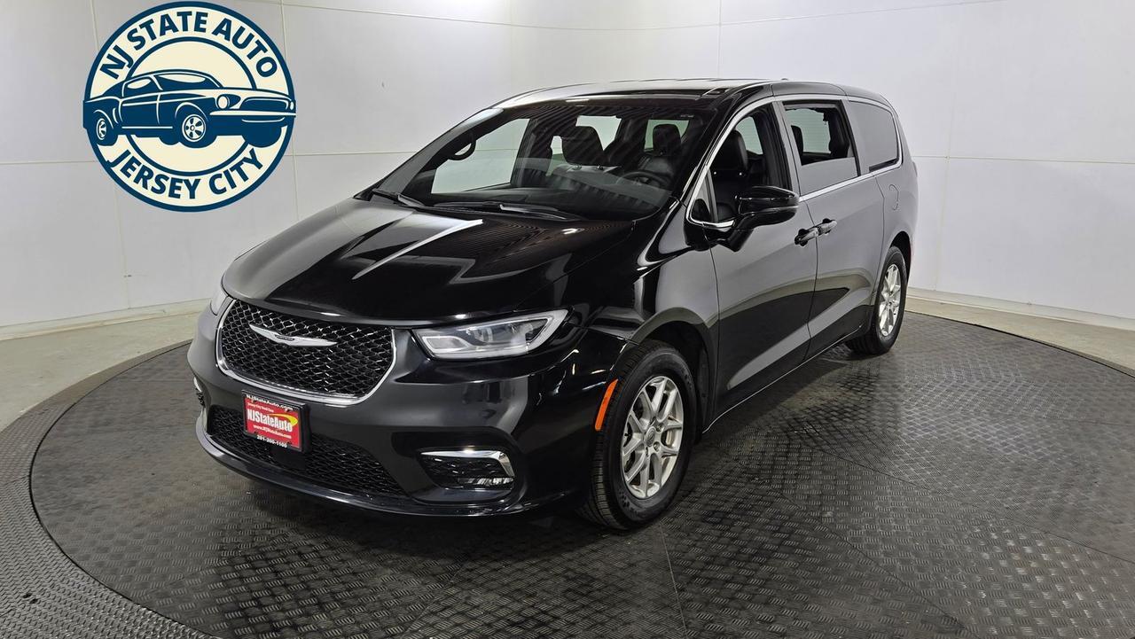 2025 Chrysler Pacifica Select Jersey City NJ