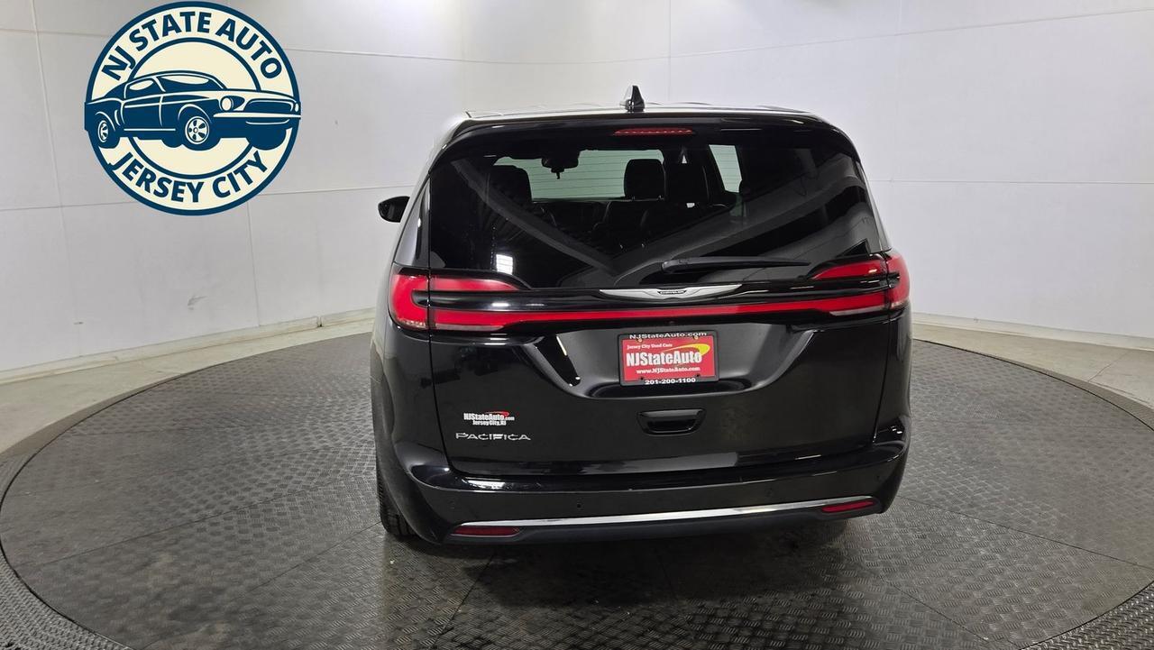 2025 Chrysler Pacifica Select Jersey City NJ