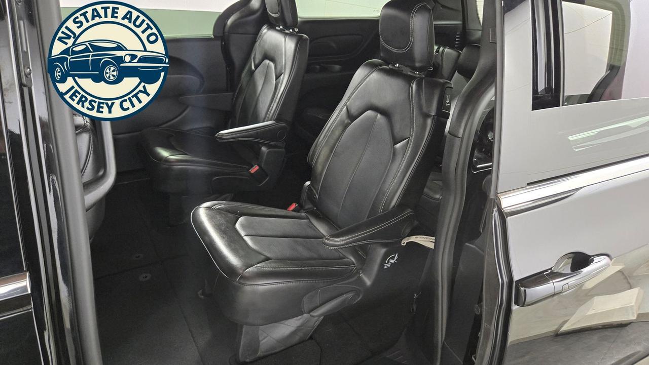 2025 Chrysler Pacifica Select Jersey City NJ