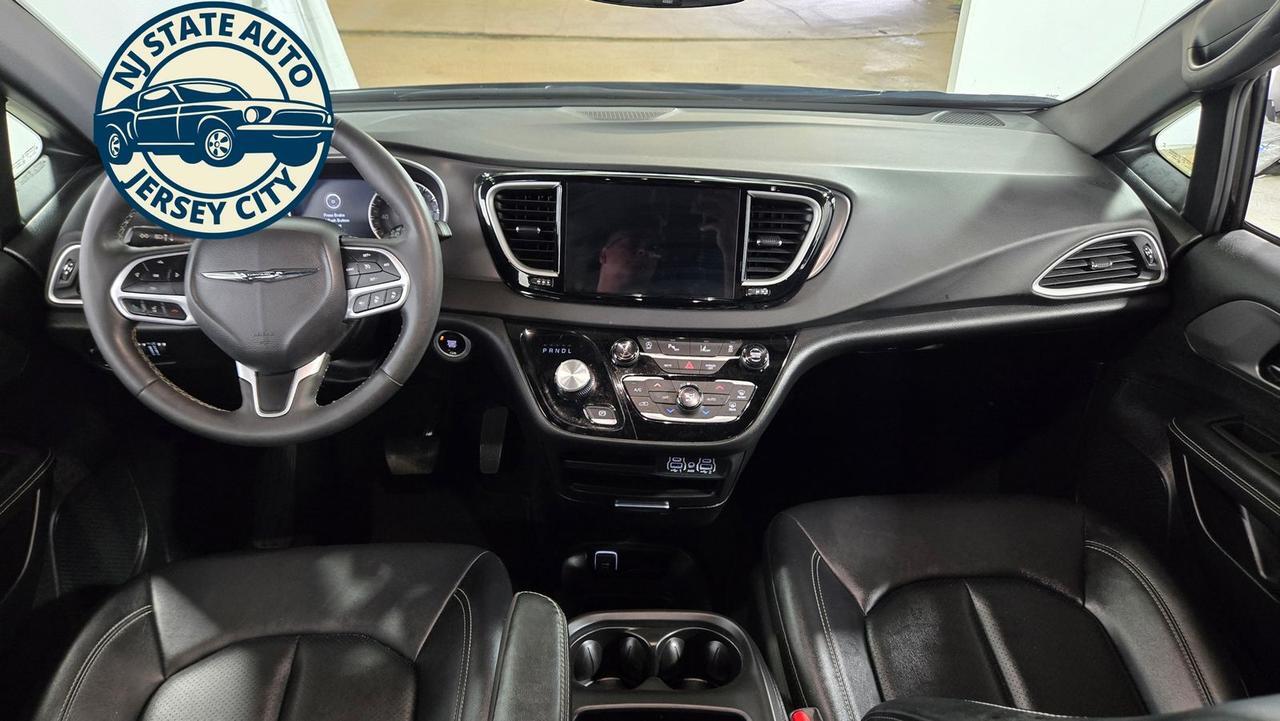 2025 Chrysler Pacifica Select Jersey City NJ