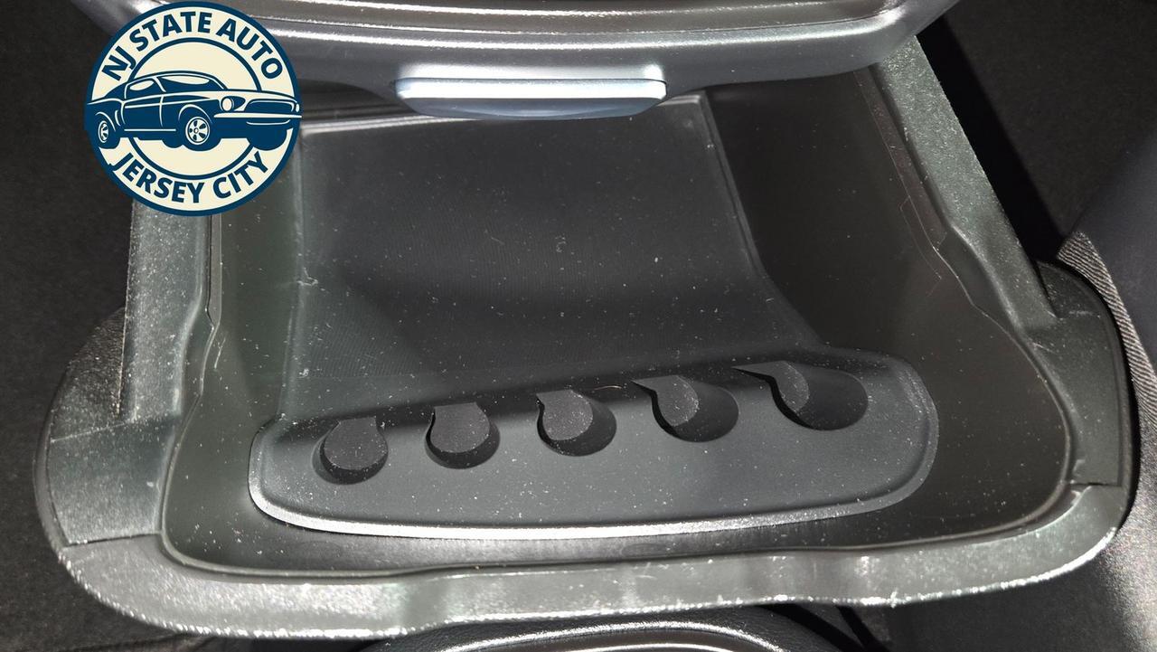 2025 Chrysler Pacifica Select Jersey City NJ