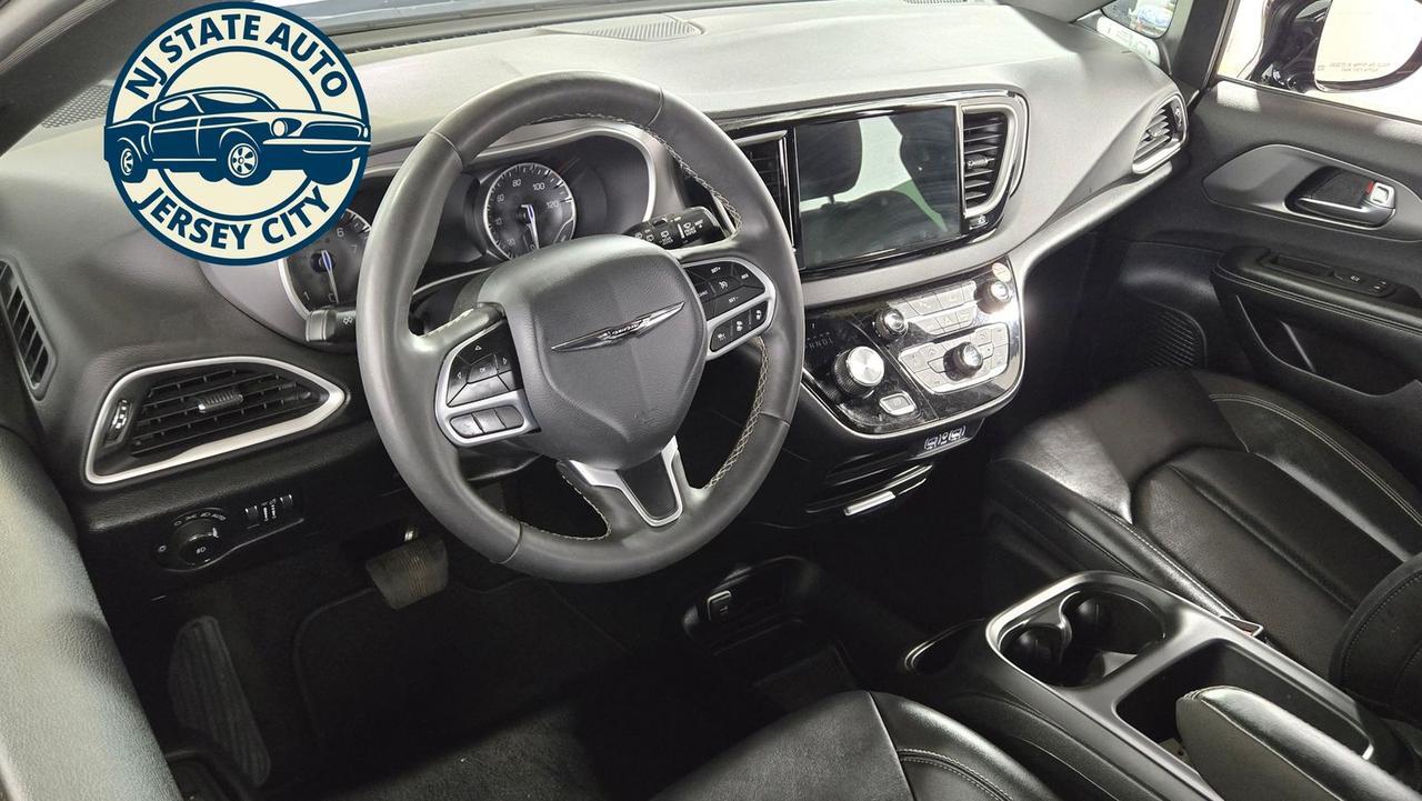 2025 Chrysler Pacifica Select Jersey City NJ