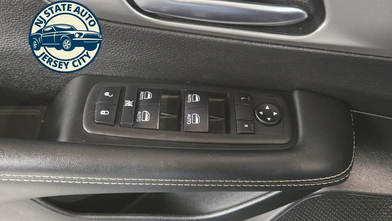 2025 Chrysler Pacifica Select Jersey City NJ
