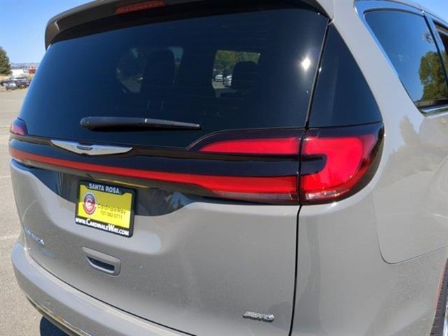 2025 Chrysler Pacifica Select Santa Rosa CA