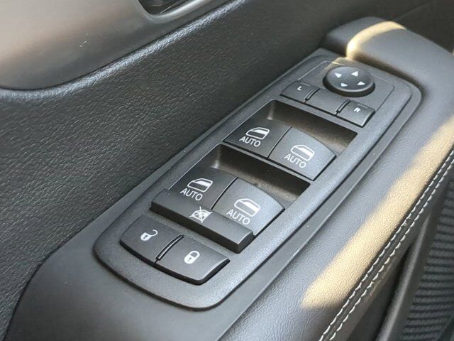 2025 Chrysler Pacifica Select Appleton WI
