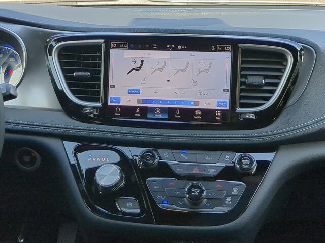 2025 Chrysler Pacifica Select Appleton WI