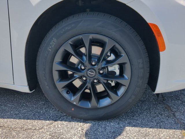 2025 Chrysler Pacifica Select Appleton WI