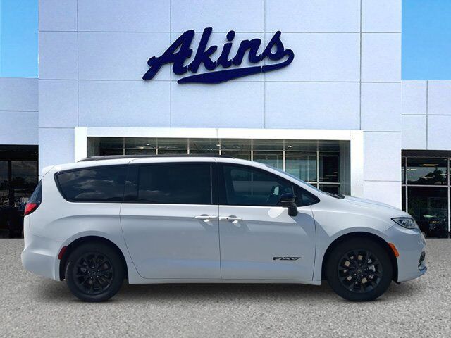 2025 Chrysler Pacifica Select Appleton WI