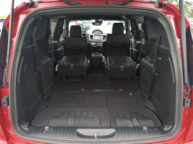 2025 Chrysler Pacifica Select Appleton WI
