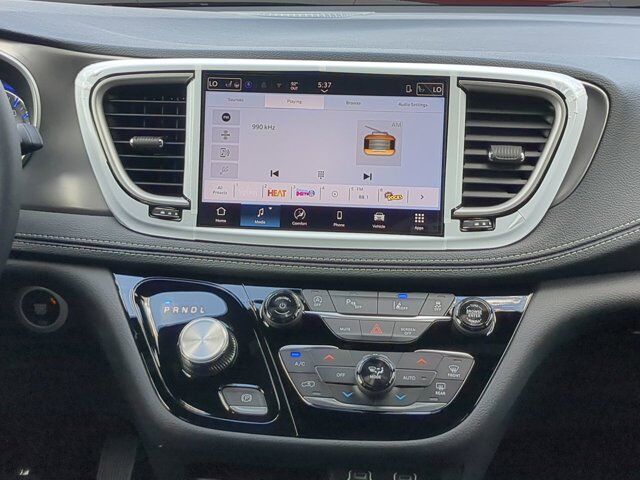 2025 Chrysler Pacifica Select Appleton WI
