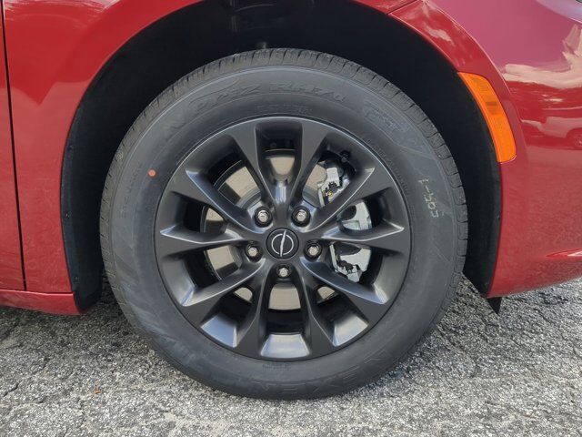 2025 Chrysler Pacifica Select Appleton WI