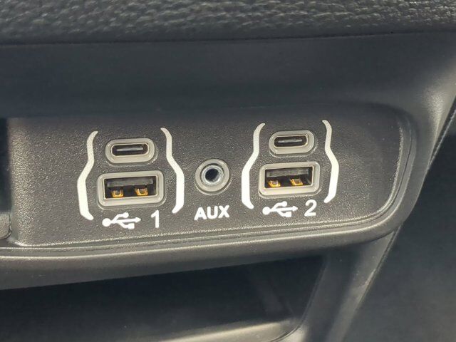 2025 Chrysler Pacifica Select Appleton WI