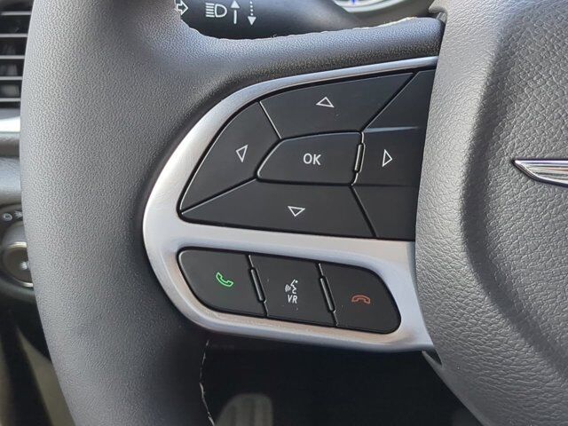 2025 Chrysler Pacifica Select Appleton WI