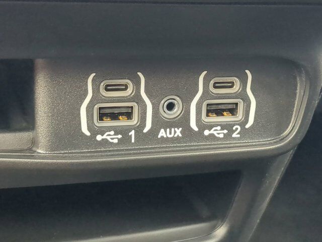 2025 Chrysler Pacifica Select Appleton WI