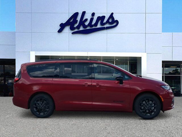 2025 Chrysler Pacifica Select Appleton WI