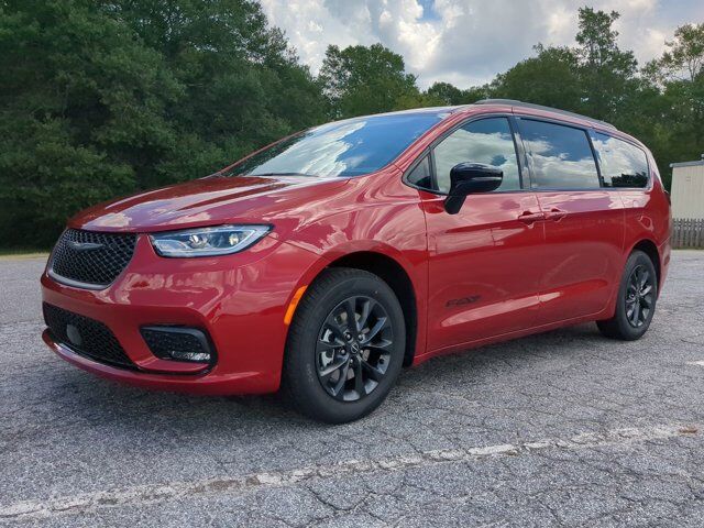 2025 Chrysler Pacifica Select Appleton WI