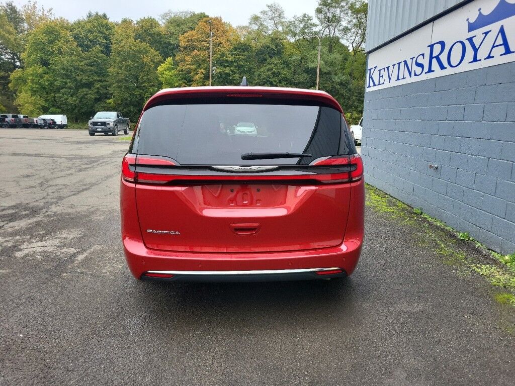 2025 Chrysler Pacifica Select Owego NY