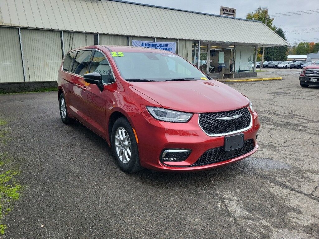 2025 Chrysler Pacifica Select Owego NY
