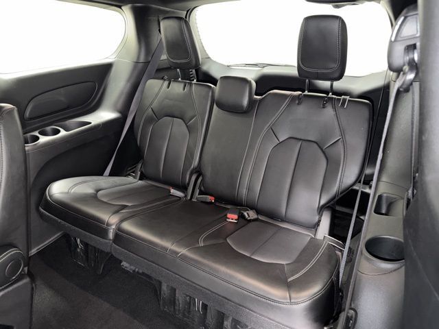 2025 Chrysler Pacifica Select Pine River MN