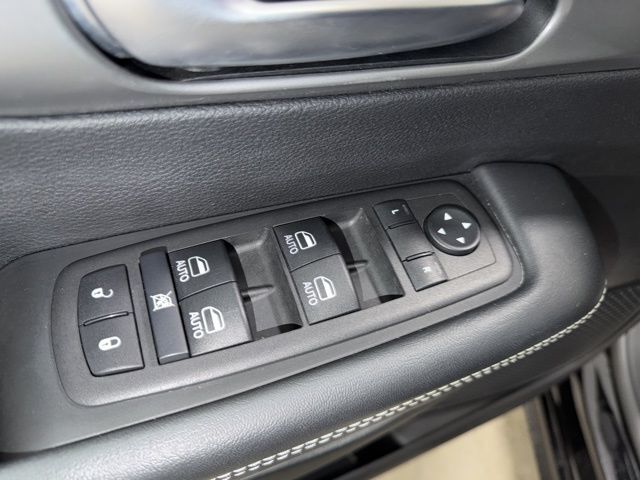 2025 Chrysler Pacifica Select Pine River MN