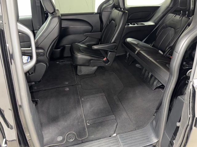 2025 Chrysler Pacifica Select Pine River MN