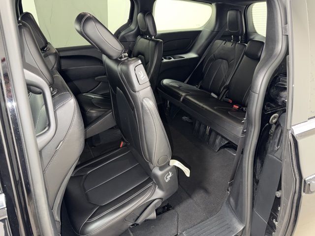 2025 Chrysler Pacifica Select Pine River MN