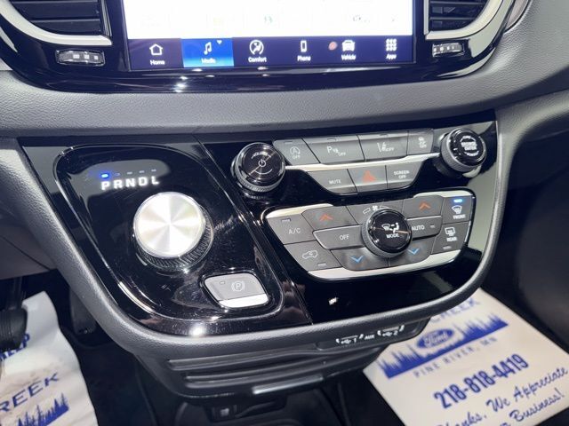 2025 Chrysler Pacifica Select Pine River MN