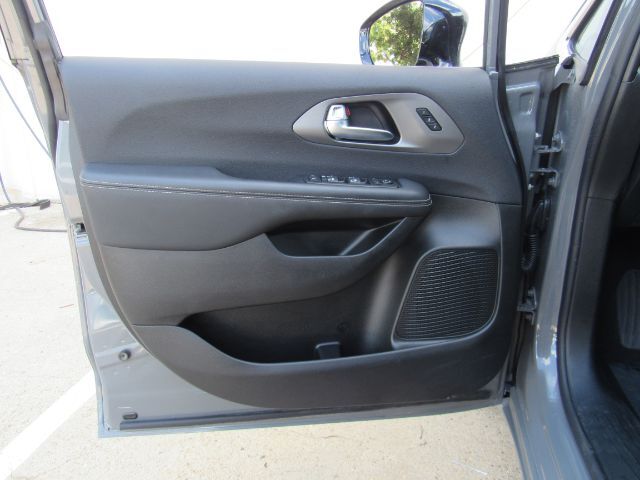 2025 Chrysler Pacifica Select Plano TX