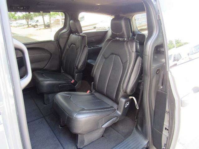 2025 Chrysler Pacifica Select Plano TX