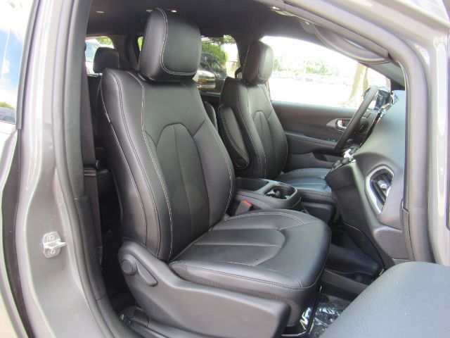 2025 Chrysler Pacifica Select Plano TX