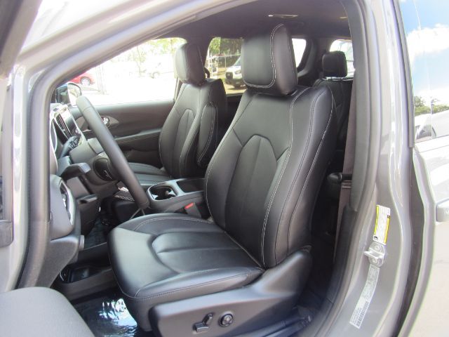 2025 Chrysler Pacifica Select Plano TX