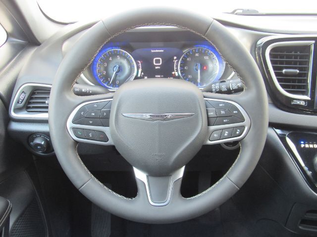 2025 Chrysler Pacifica Select Plano TX