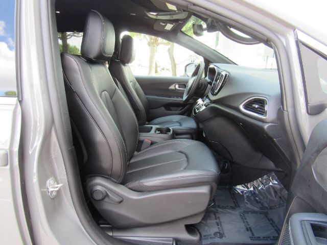 2025 Chrysler Pacifica Select Plano TX