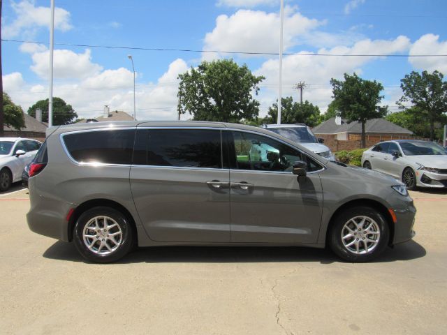 2025 Chrysler Pacifica Select Plano TX