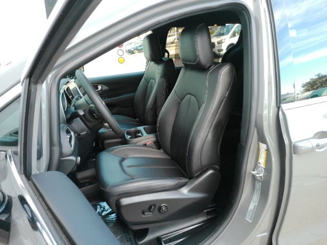 2025 Chrysler Pacifica Select Plano TX