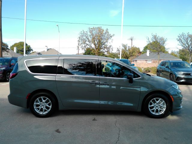 2025 Chrysler Pacifica Select Plano TX