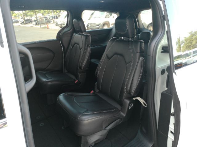 2025 Chrysler Pacifica Select Plano TX