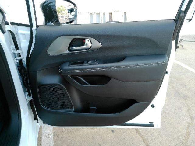 2025 Chrysler Pacifica Select Plano TX