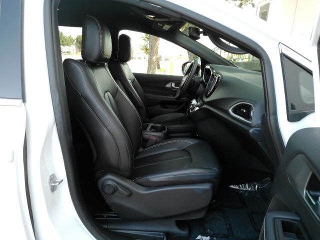 2025 Chrysler Pacifica Select Plano TX