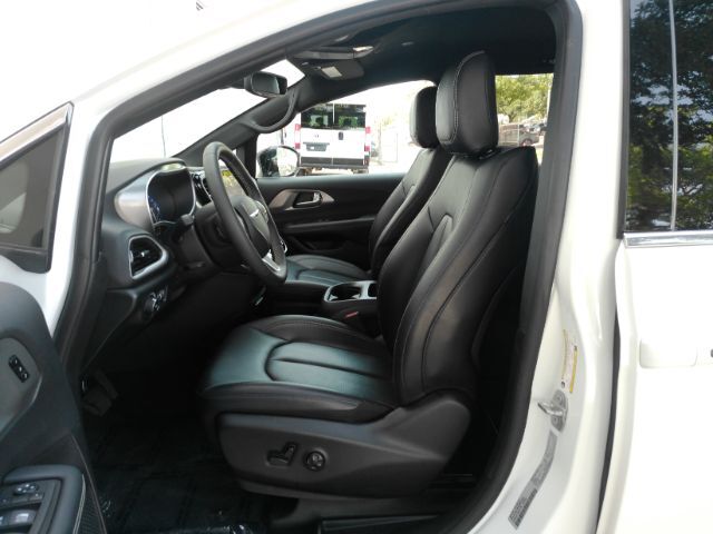 2025 Chrysler Pacifica Select Plano TX