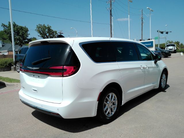 2025 Chrysler Pacifica Select Plano TX