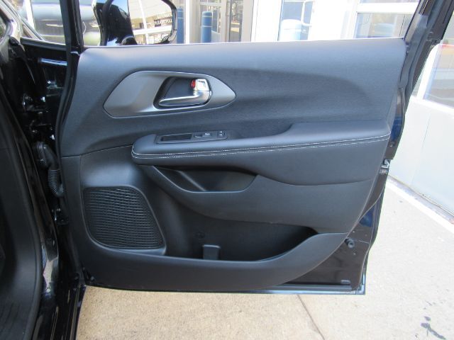 2025 Chrysler Pacifica Select Plano TX
