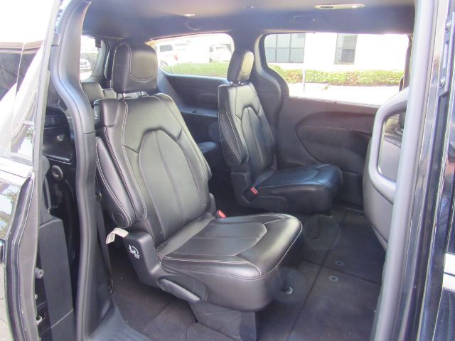2025 Chrysler Pacifica Select Plano TX