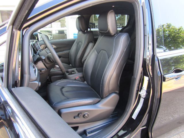 2025 Chrysler Pacifica Select Plano TX