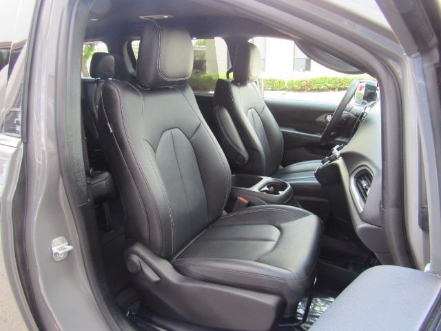 2025 Chrysler Pacifica Select Plano TX