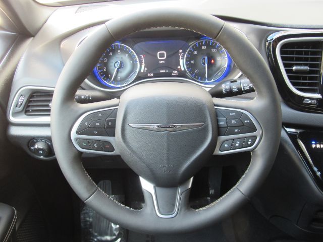 2025 Chrysler Pacifica Select Plano TX