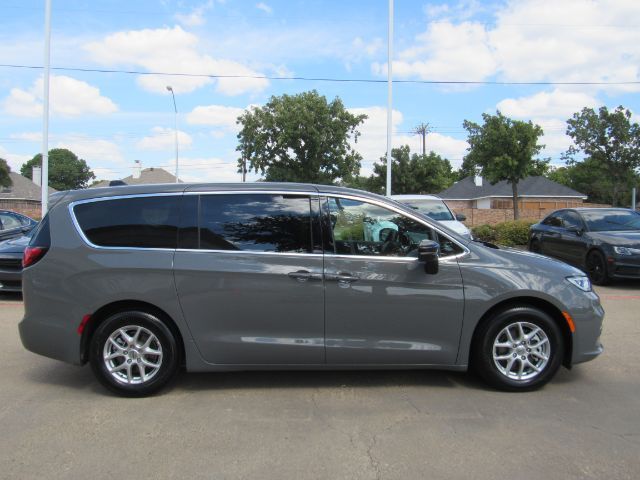 2025 Chrysler Pacifica Select Plano TX