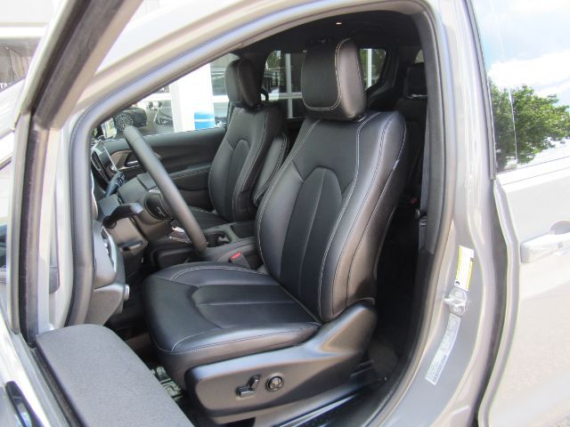 2025 Chrysler Pacifica Select Plano TX